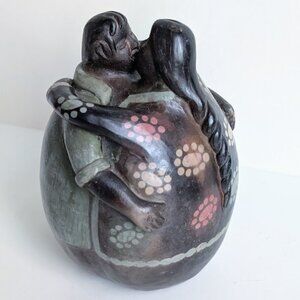 Vintage Kissing Couple Lovers Peruvian Chulucanas Pottery Folk Art Statue Signed